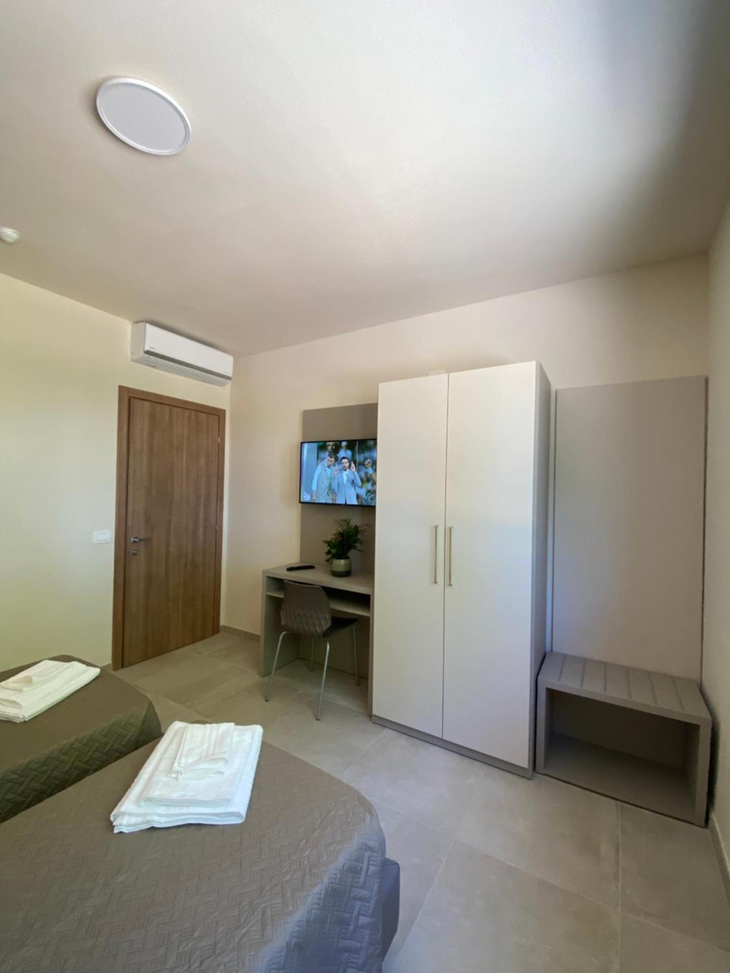 Residence Montefeltro La Torraccia ภายนอก รูปภาพ