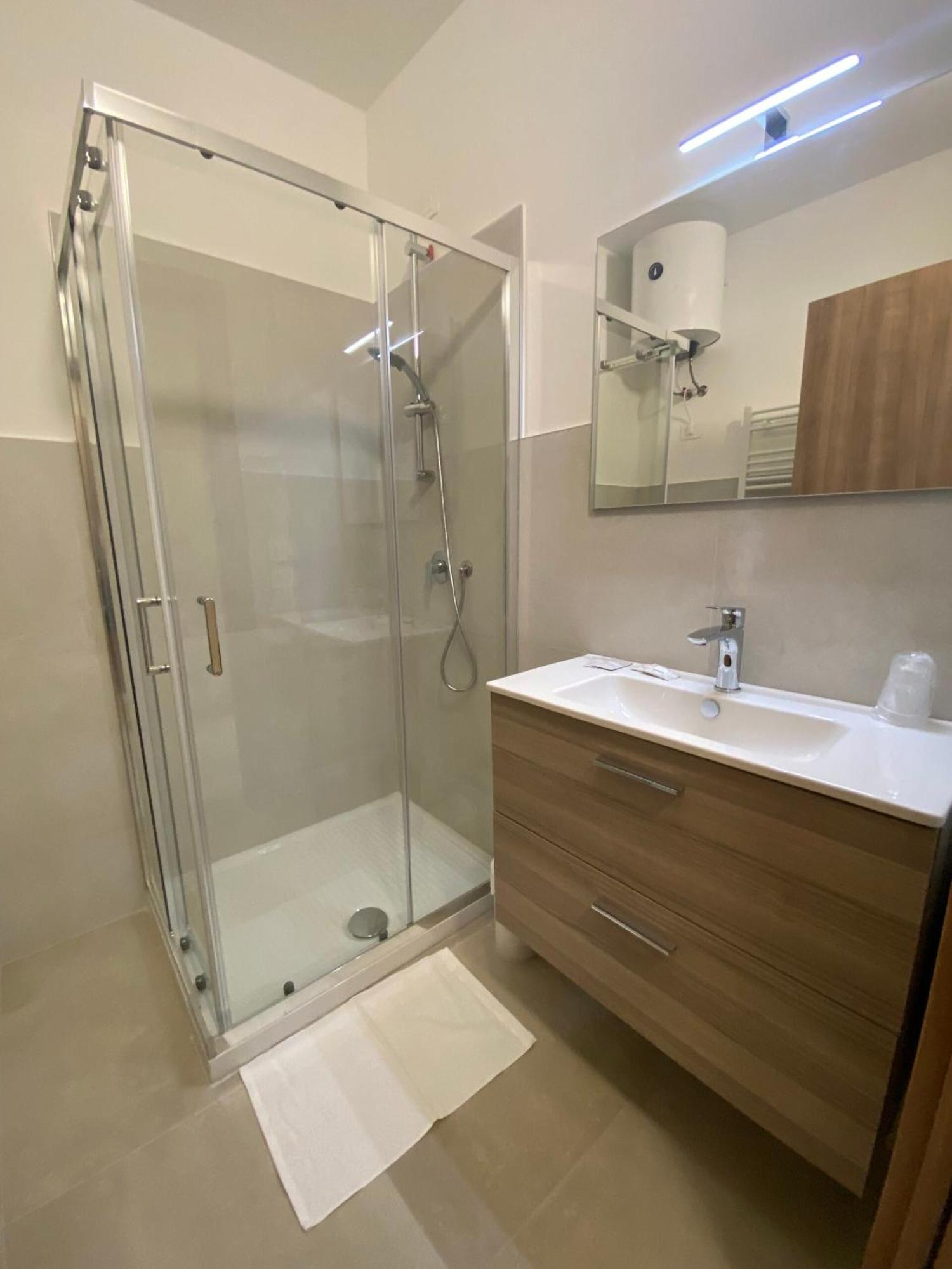 Residence Montefeltro La Torraccia ภายนอก รูปภาพ