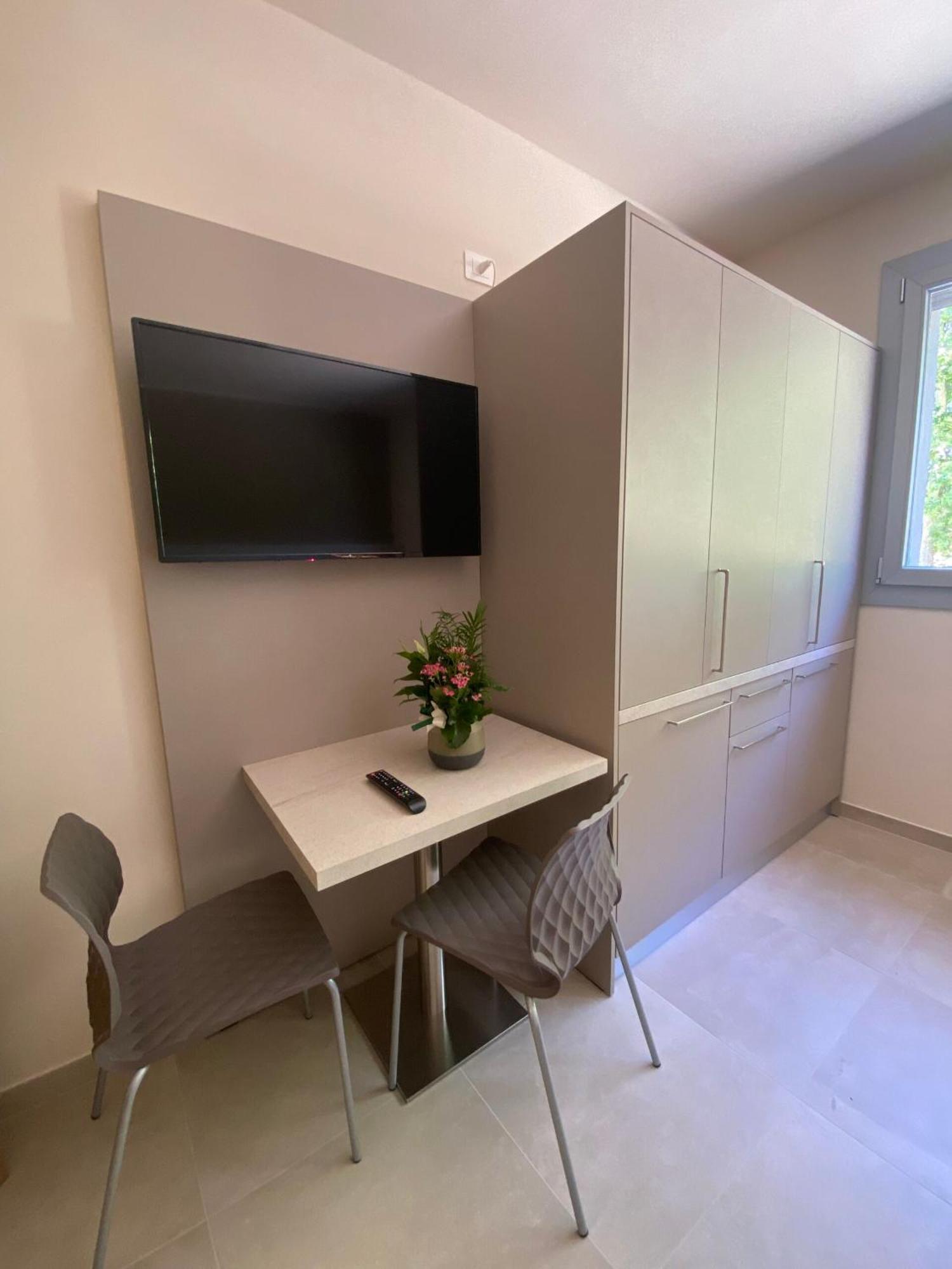 Residence Montefeltro La Torraccia ภายนอก รูปภาพ